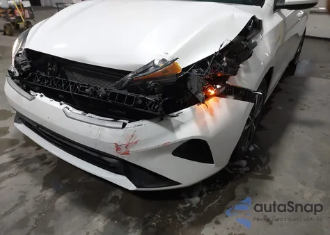 2024 Kia Forte Lxs z USA, uszkodzony, nr VIN 3KPF24AD1RE710400